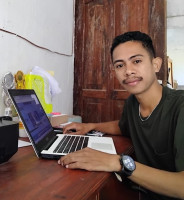 Yohanes Manek Suri, S.Ip